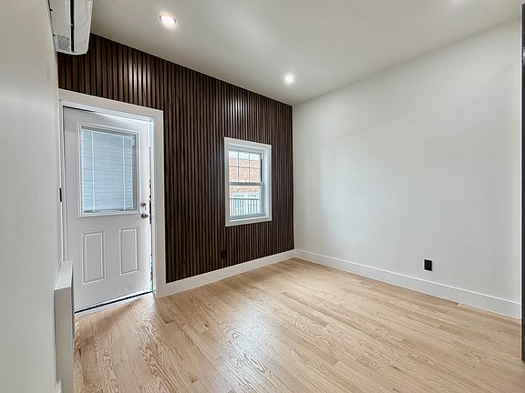 2nd image of 7239 Myrtle Ave APT 2