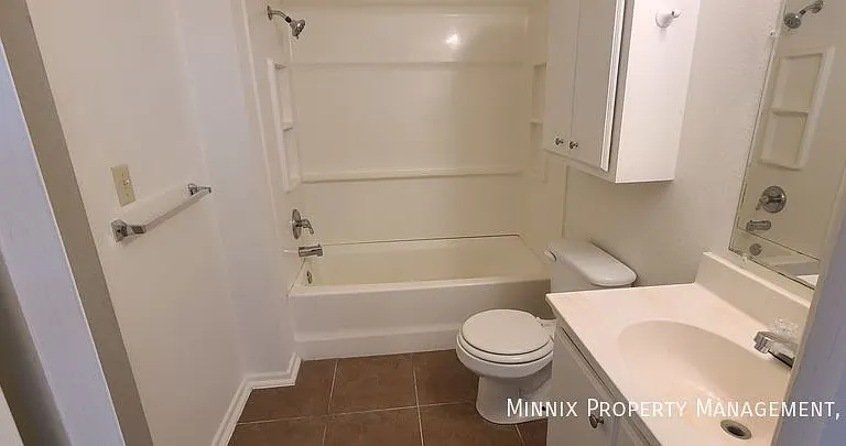 711 S Austin Ave #105 — Photo 8