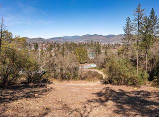 1614 Poplar Dr, Grants Pass, OR 97527