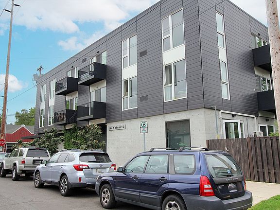 2nd image of 1280 SE Nehalem St #205