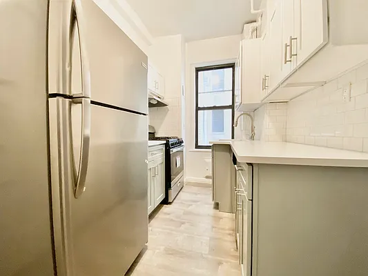 Rented by Bond New York | media 3