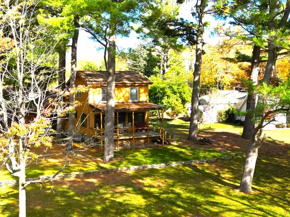 3254 Hidden Rd, Bay City, MI 48706