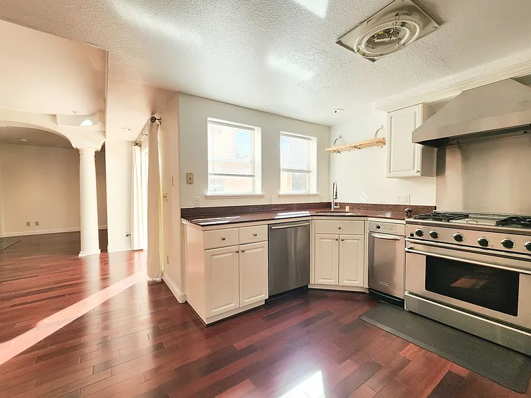 111 E Poplar Ave #105 — Photo 11