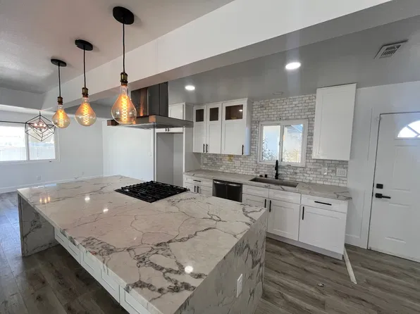 705 Jay Cir, Huntington Beach, CA 92648