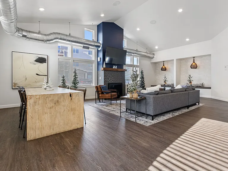 Sawyer Pointe — Photo 13
