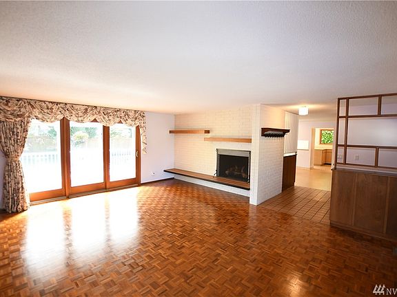 3rd image of 1016 Corona Dr