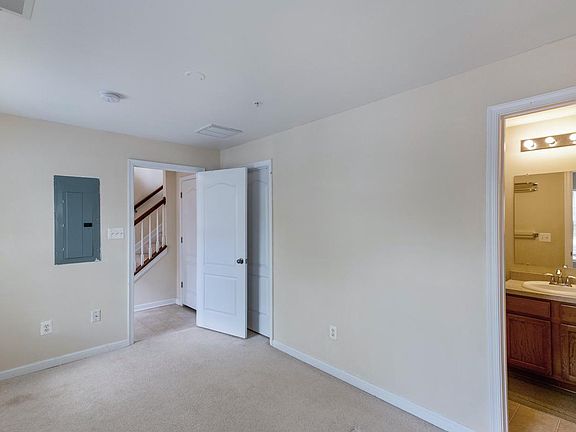 5th image of 23228 Scholl Manor Way #1124