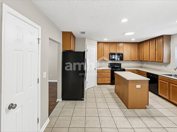 3rd image of 525 Juniper Spring Ct