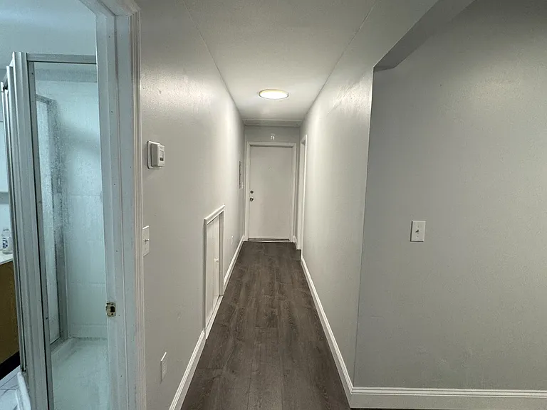 727 Main - 733 Rear — Photo 10