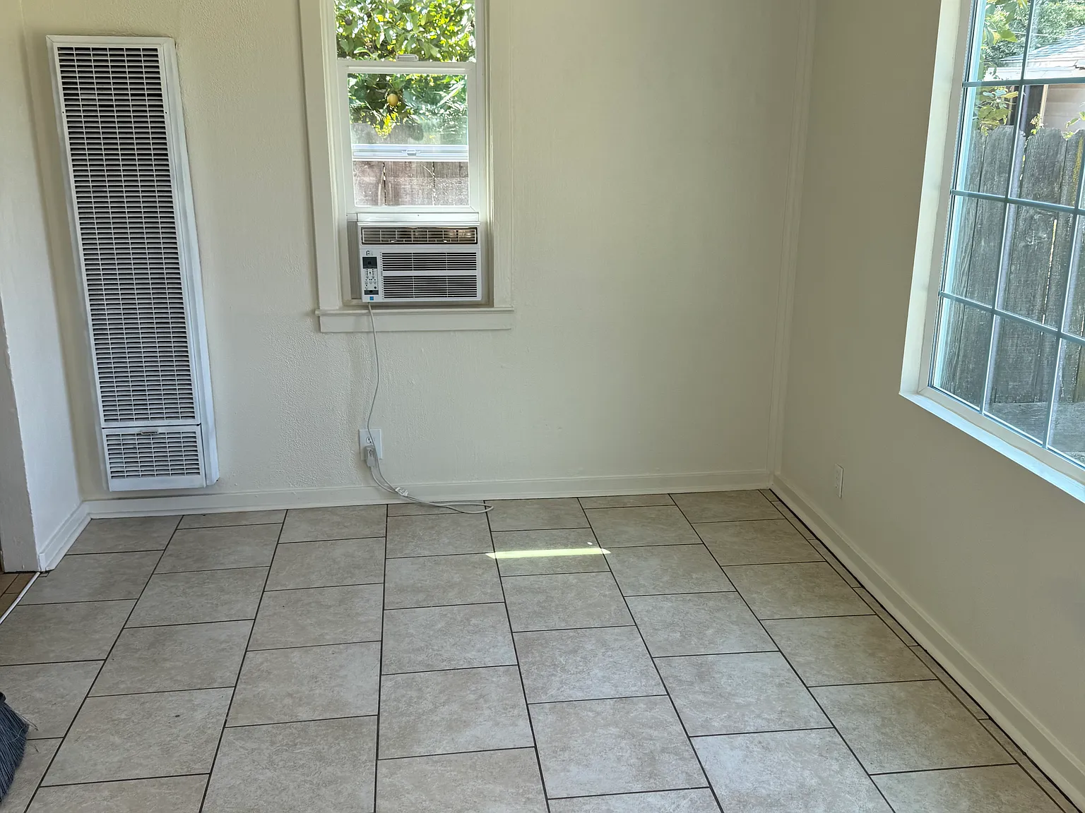 2 bed, 504 sqft, $1,525 — Photo 2