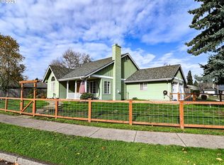 5718 E St, Springfield, OR 97478