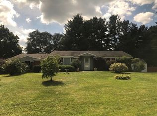 829 Northumberland Dr, Niskayuna, NY 12309