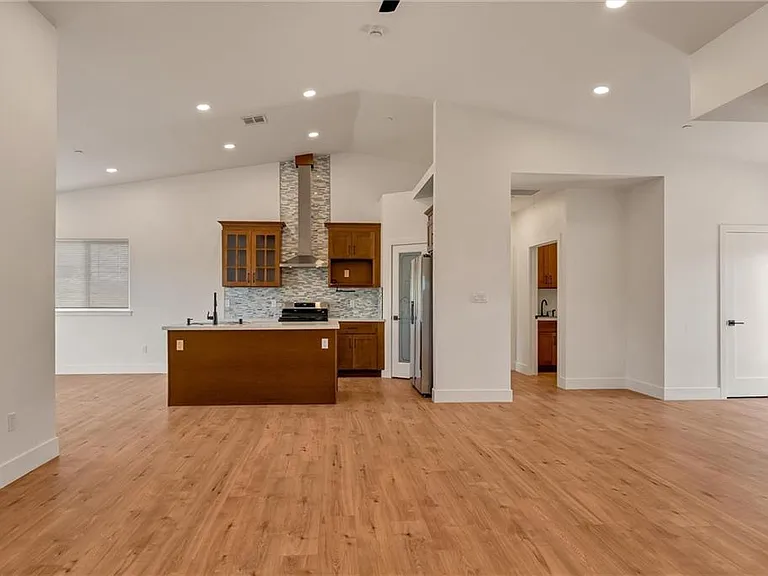 5655 Cathy Ln — Photo 7