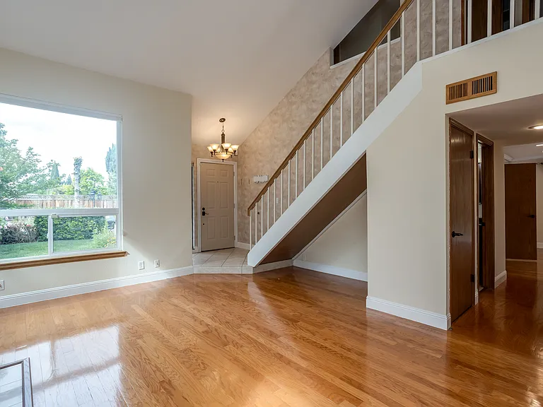 2256 Emerald Hills Cir — Photo 5