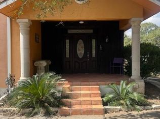 600 S Pecan Ave, Luling, TX 78648