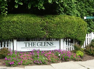 504 Chatfield Dr, Pompton Plains, NJ 07444