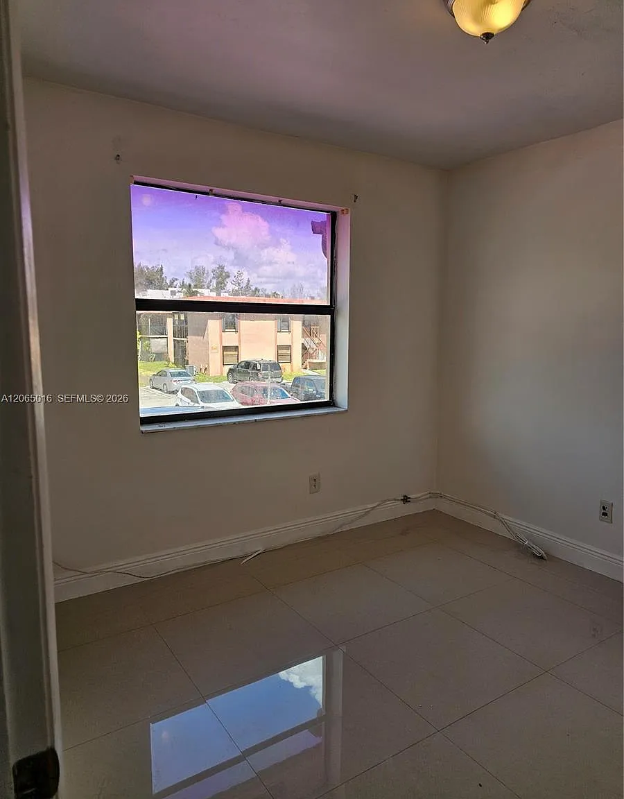 Lago Grande Three-A Condo — Photo 4