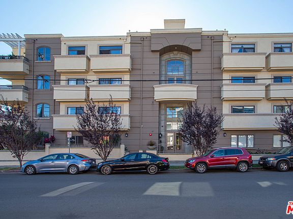 2nd image of 871 Granville Ave Unit 301