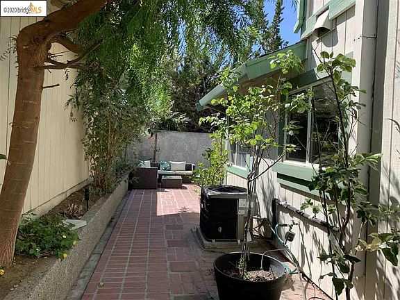 2nd image of 2202 Old Creek Cir