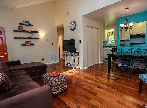 5th image of 10203 Francill Ct