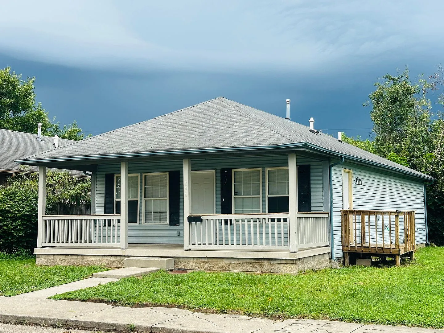 3 Bedroom Rambler Near NW Riverside! — Photo 2