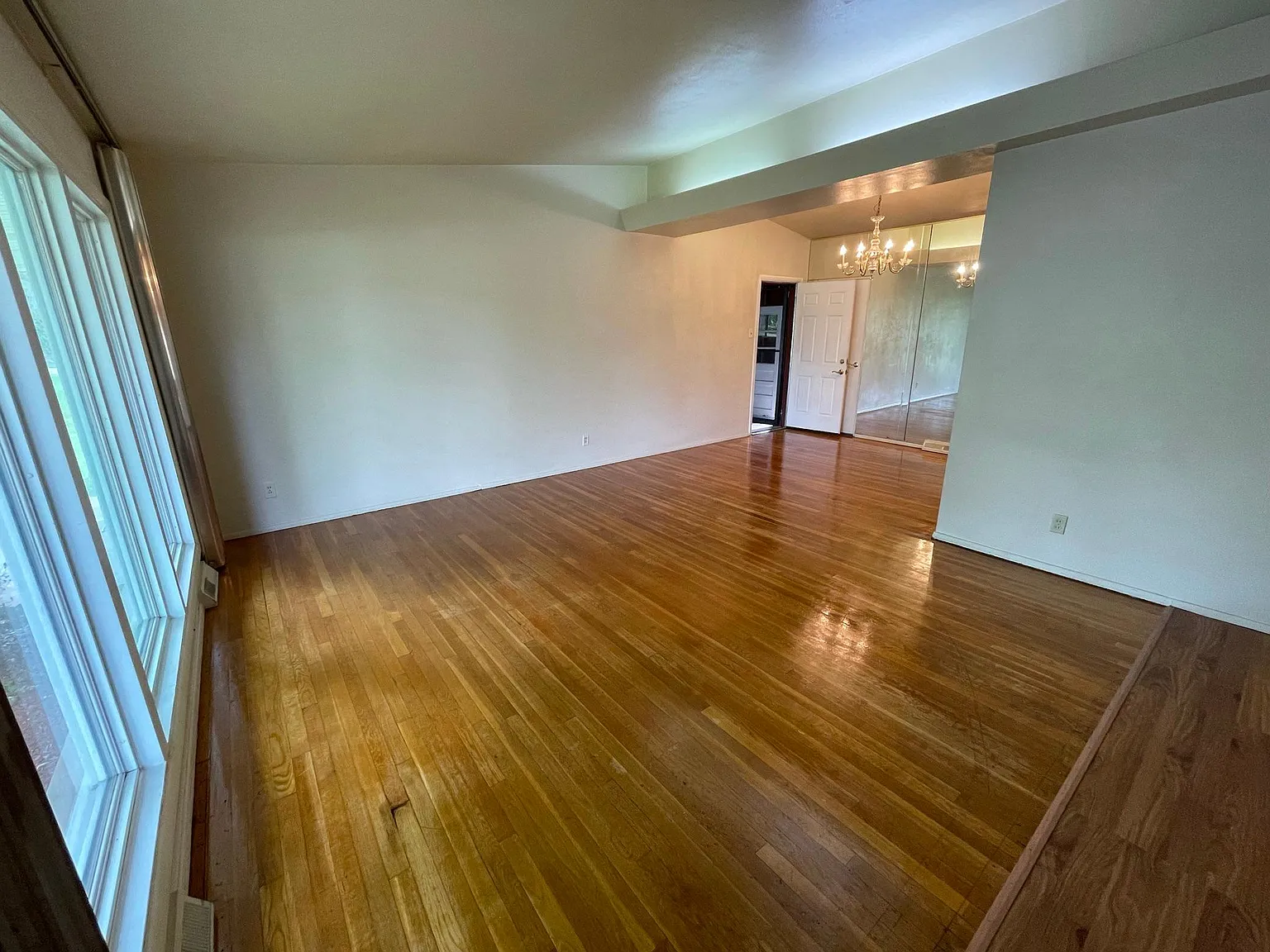1188 Cimarron Dr — Photo 2