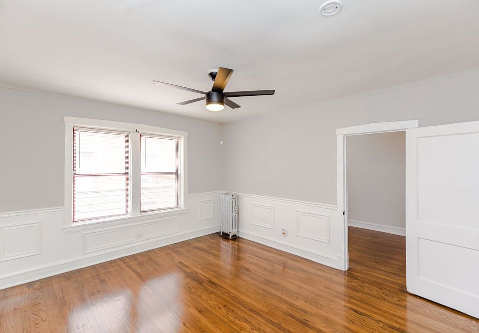 1st image of 3609 S King Dr APT 1B