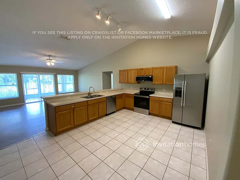 2759 Kingsdale Dr — Photo 4