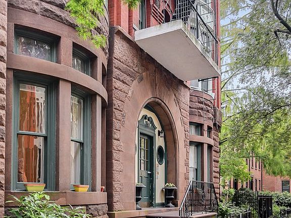 3rd image of 149 Willow St APT 1A