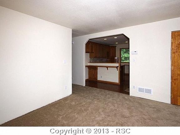 3rd image of 783 Skyline Dr