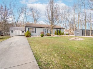 17952 Lawnview Ave, Lake Milton, OH