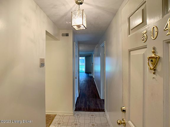 3rd image of 504 Donard Park Ave