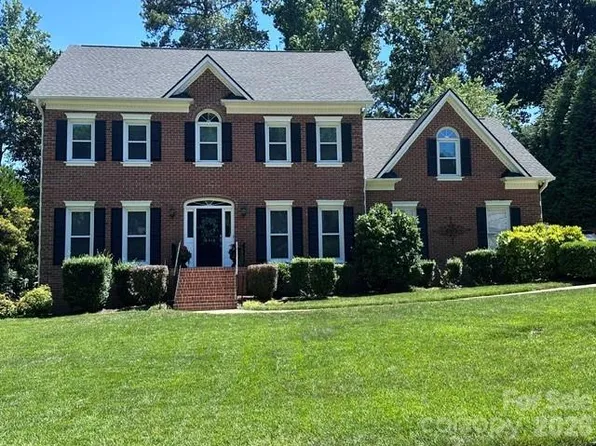 10516 Hollybrook Dr, Charlotte, NC 28277