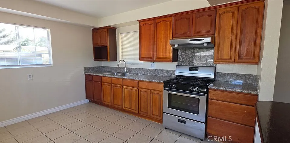 1715 Los Padres Dr