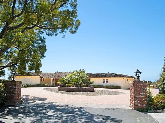 3rd image of 7123 Country Club Dr