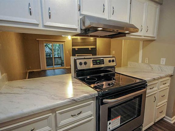 3rd image of 1836 Sylvan Ct #C
