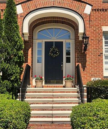 2nd image of 4715 Cambridge Crescent Dr