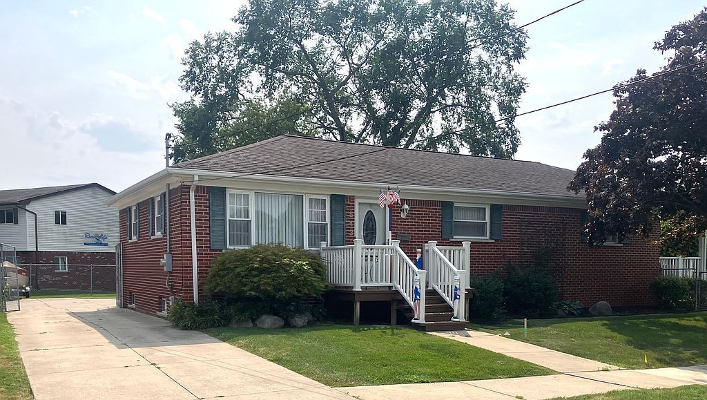 543 E Saint Clair St - Property Image