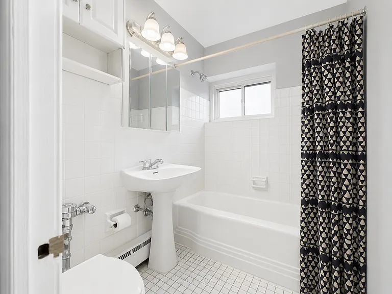 4960 N Marine Dr #214 — Photo 9