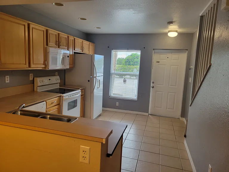 26346 Rampart Blvd #B — Photo 5