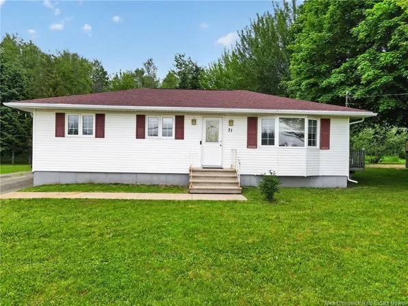 71 Northwood Rd, Moncton, NB E1G 2K8