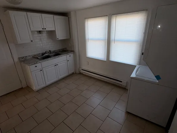 10 Ames Ave APT 1, Terryville, CT 06786