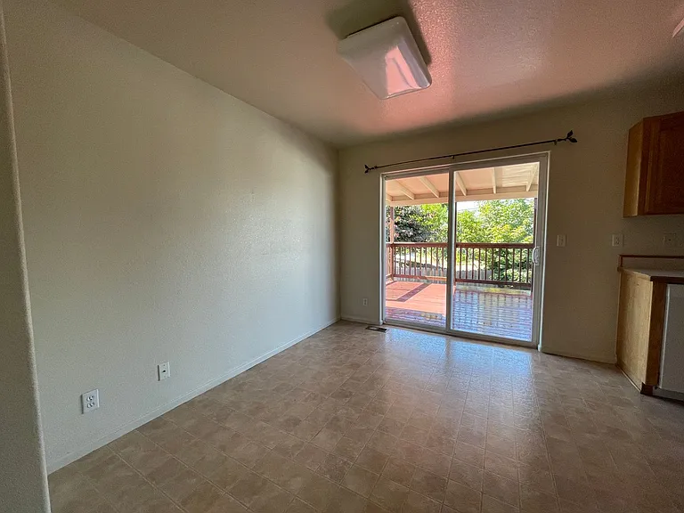 205 Kit Ln — Photo 5