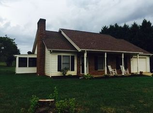 1625 Magnum Rd, Hickory, NC 28602