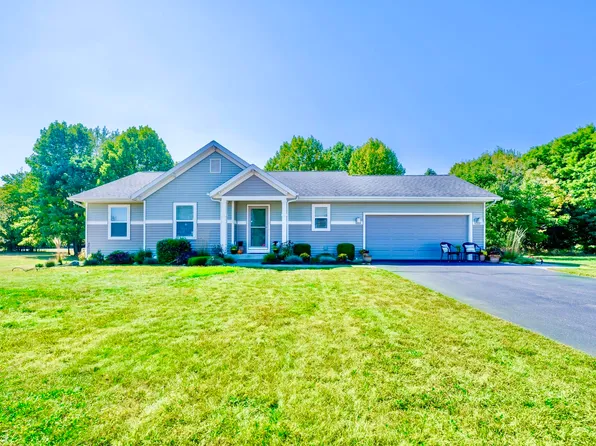 513 Lost Oak Cir, Watervliet, MI 49098