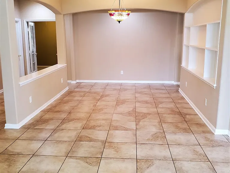 2715 Falling Forest Ct — Photo 5
