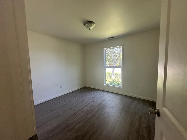 204 Dillon Dr — Photo 9
