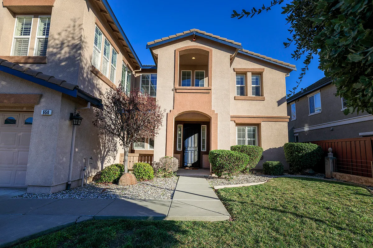 Building Photo - 650 Canterbury Cir