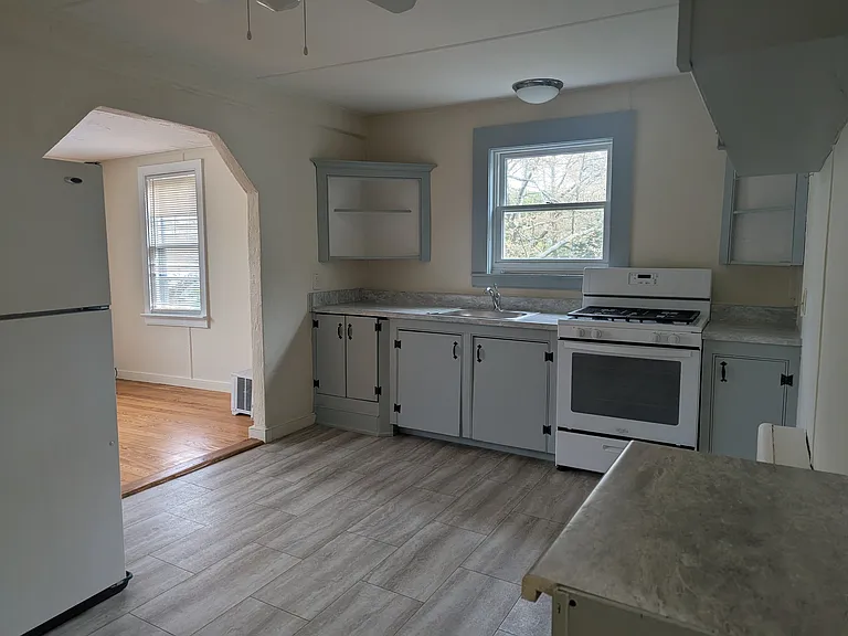 13 Bridge St #2 — Photo 4