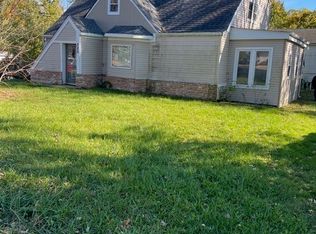 325 E Lake Shore Dr, Round Lake Park, IL